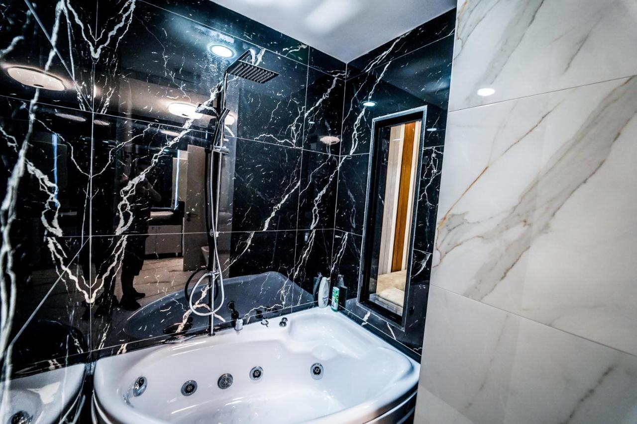 Haris Luxury Apartment No.4 تيرانا المظهر الخارجي الصورة